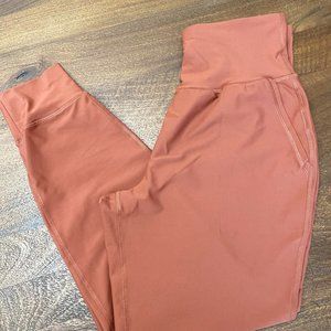 Beautiful Color! Womens Old Navy Elevate Leggings/Joggers Size Medium